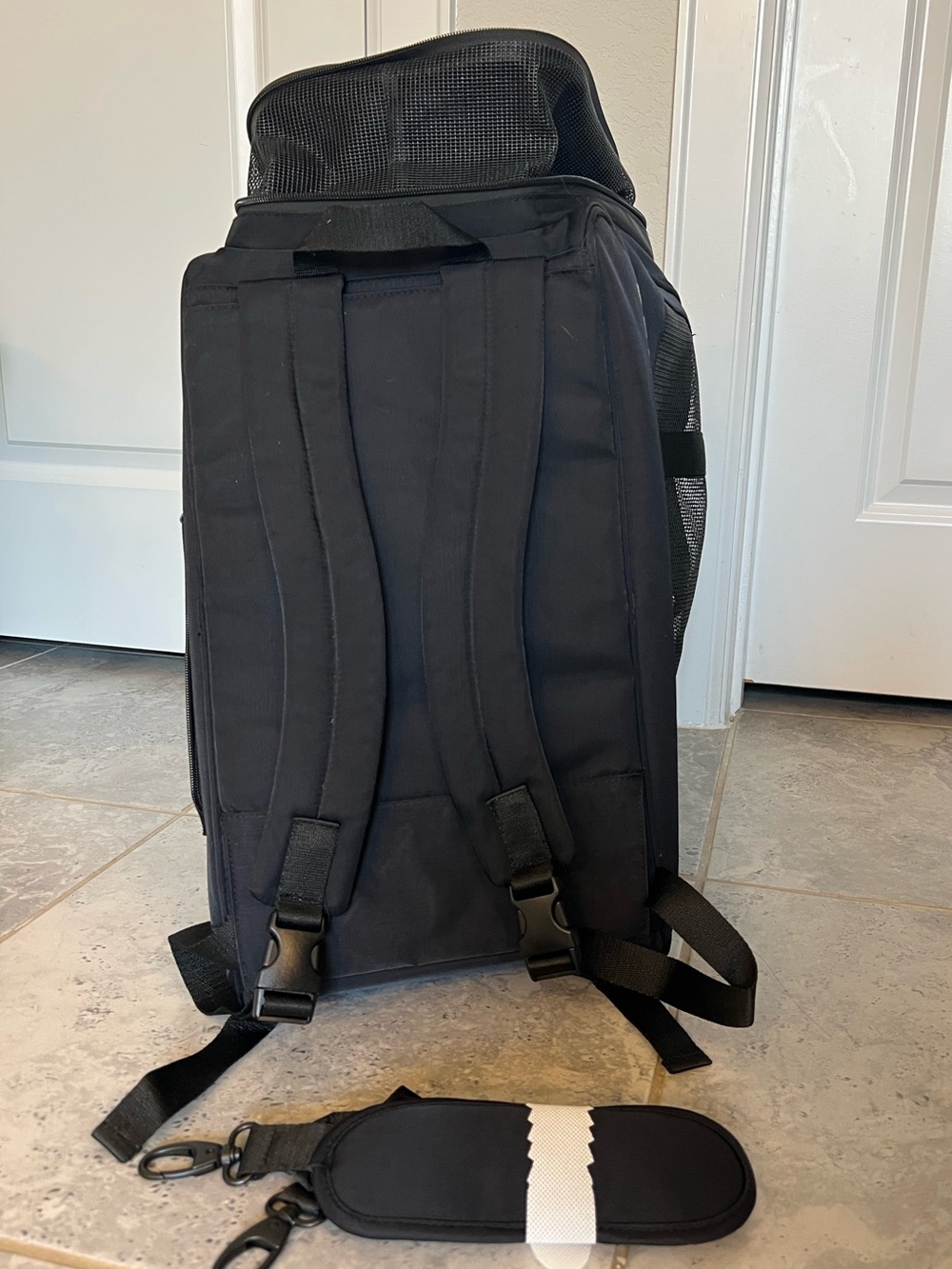 BÉIS Regulation Pet Travel Carrier – Black NWOT - Picture 6 of 9